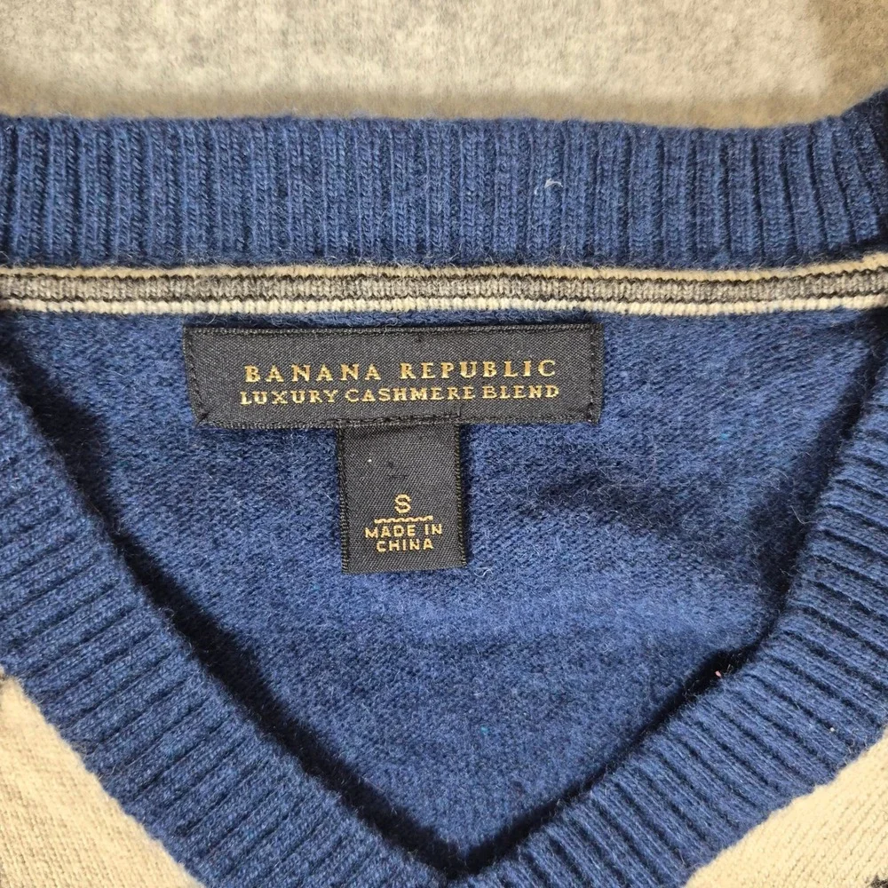Banana Republic Sweater Mens Small Blue Argyle Cashmere Blend V-Neck Knit